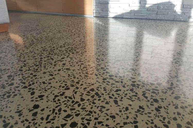 Epoxy polished concrete floors: 2-pack Epoxy polished concrete floors: 2-pack